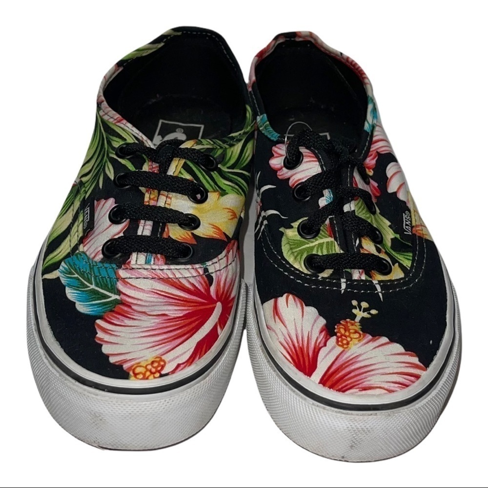 Vans Girl Shoes Size 4 !